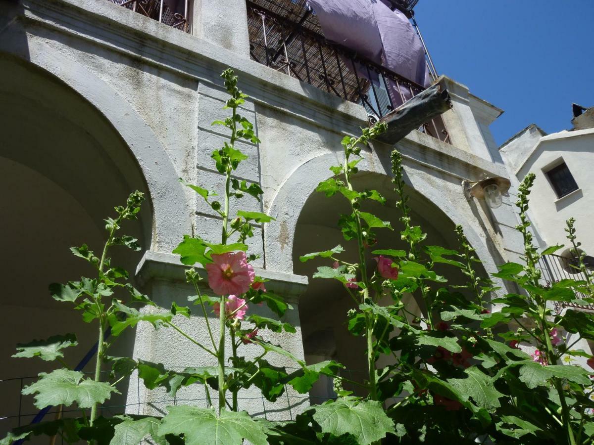 Casale Lucrezia Bed & Breakfast Cagnano Eksteriør bilde